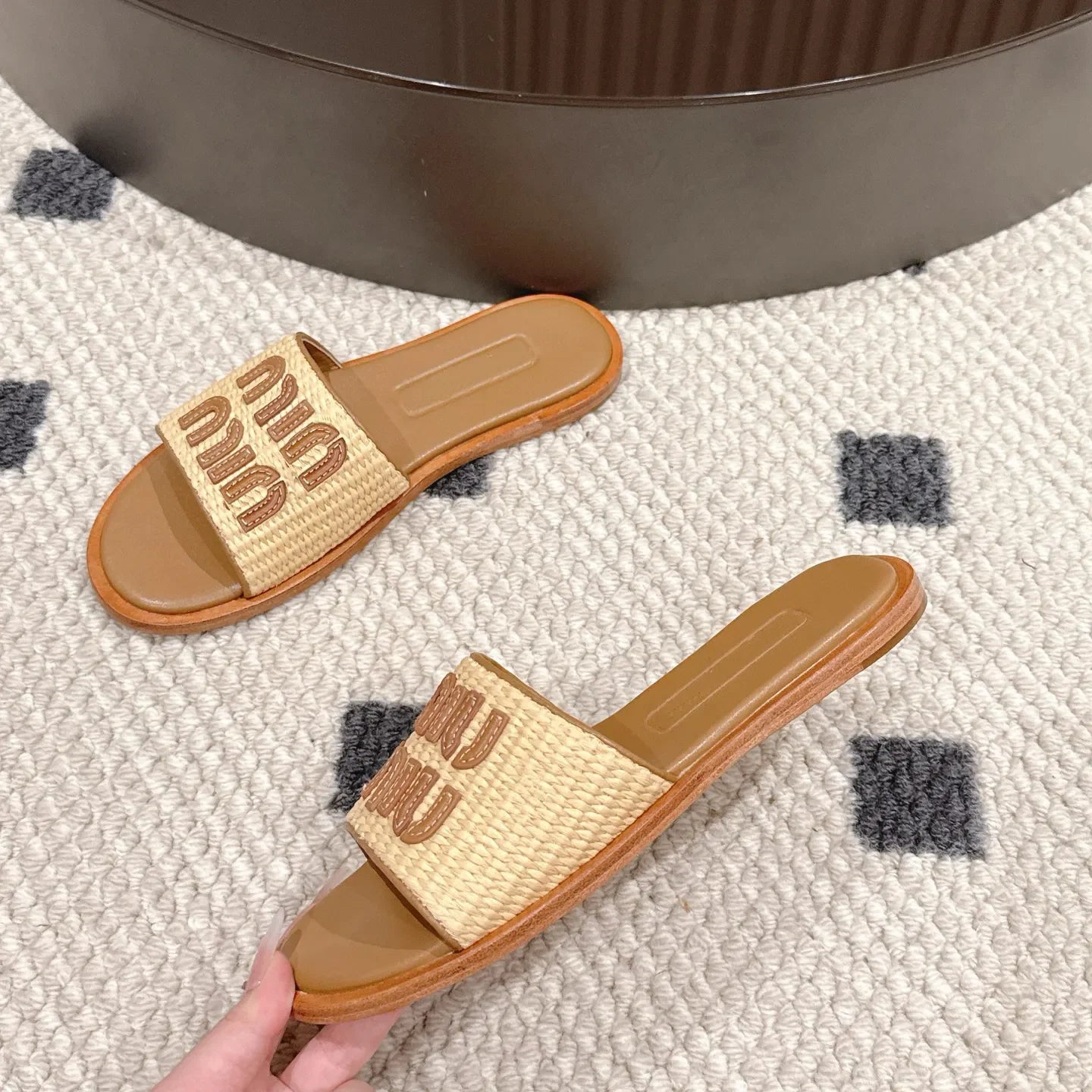 Designer Sandals Women's Flat Leather Non-slip Slippers